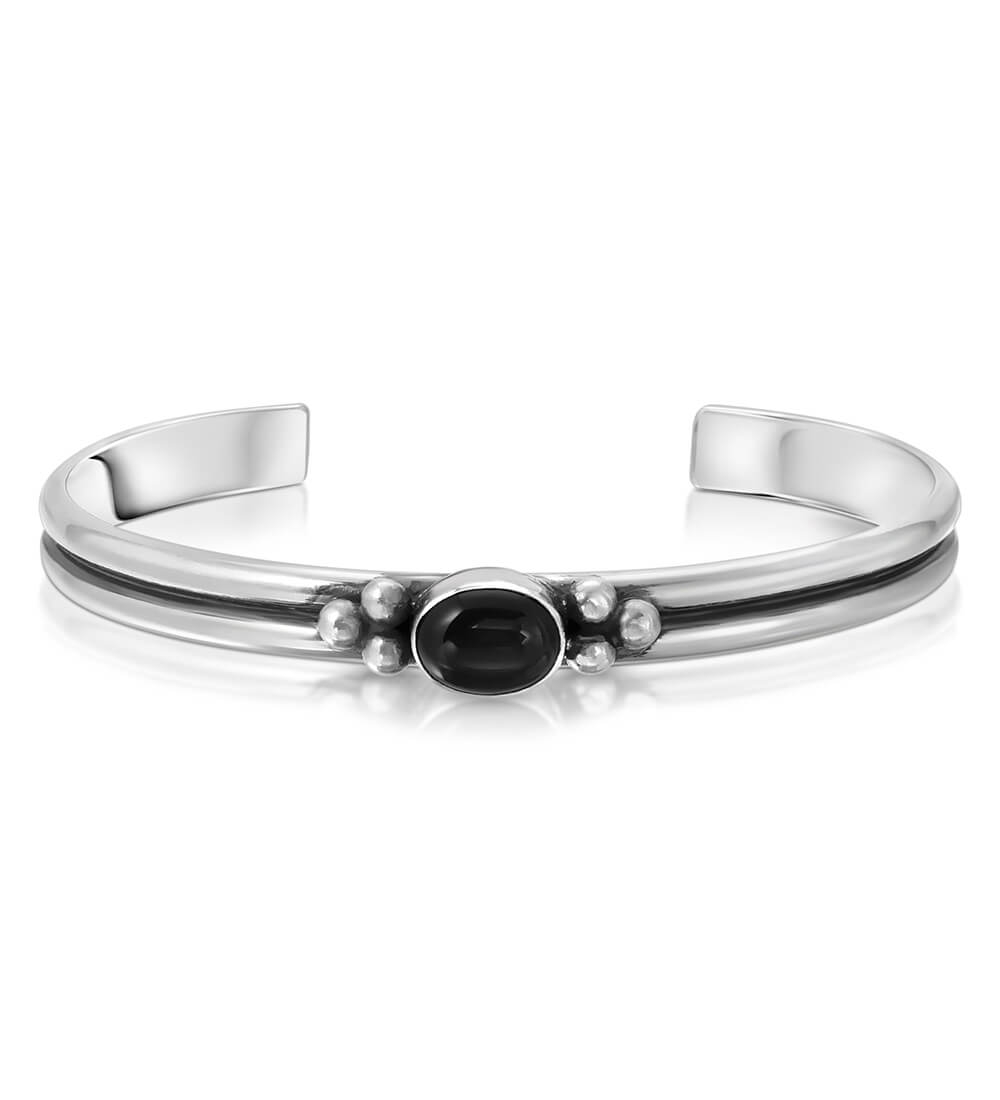 ONYX SINGLE STONE CUFF