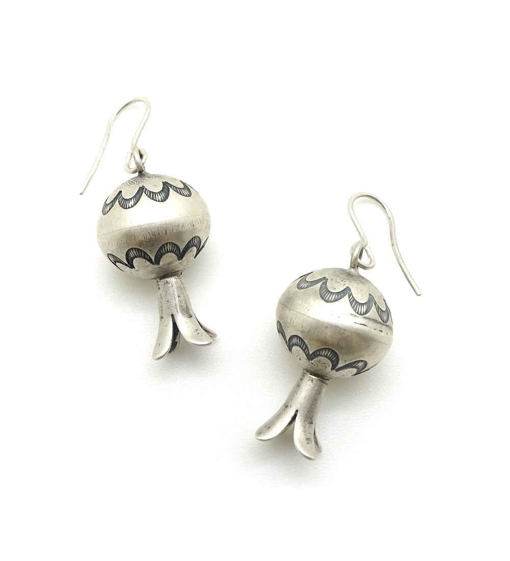 宙花 Small Turquoise Flower Earrings - Don Lucas Fine Jewelry